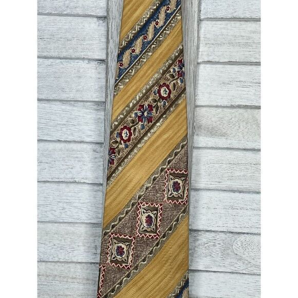 417 by Van Heusen Silk Tie - Picture 2 of 4